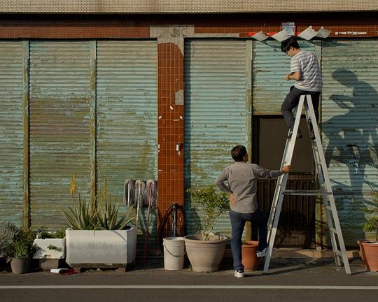 《Adult Child》电影封面