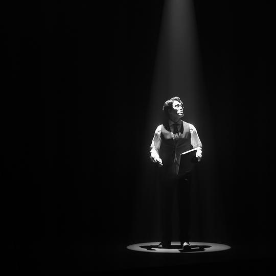 《현재진행형》电影封面