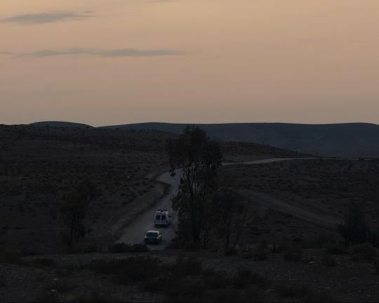 《在我父亲的坟墓上》电影封面