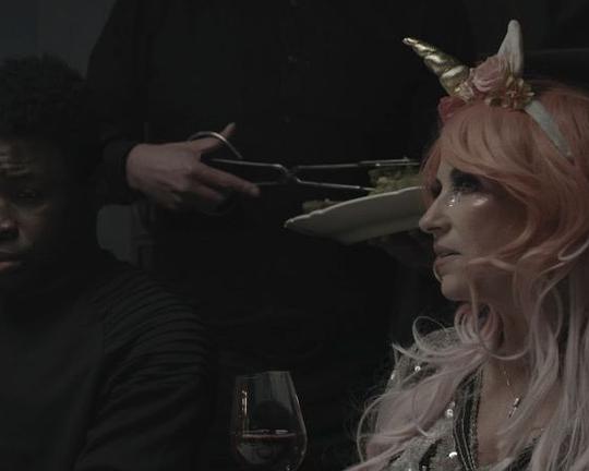 《Surrender Your Horns》纪录片封面