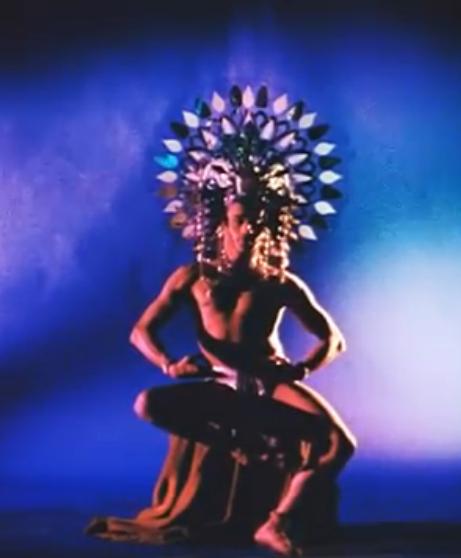 《女性的创造》歌舞剧封面