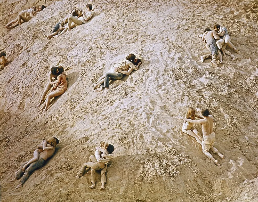 扎布里斯基角剧照1