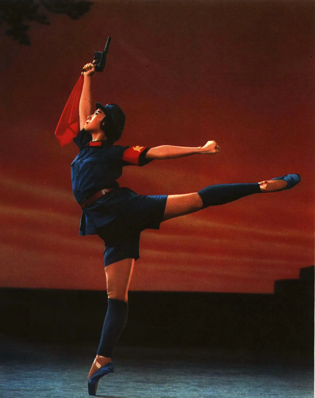 红色娘子军剧照3