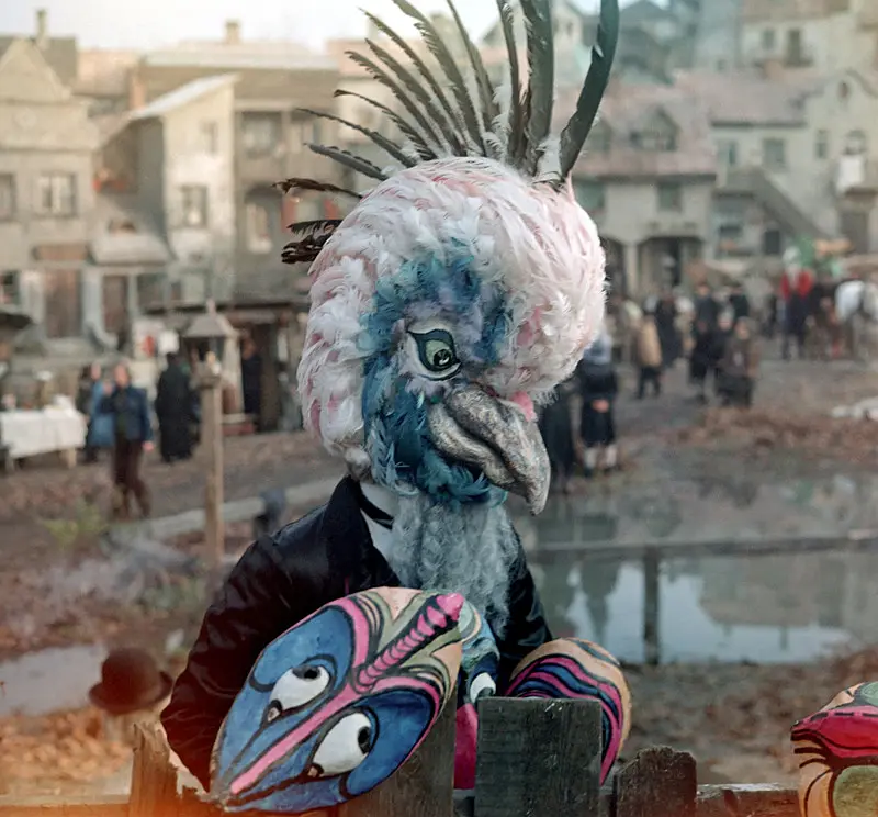 砂制时镜下的疗养院剧照1