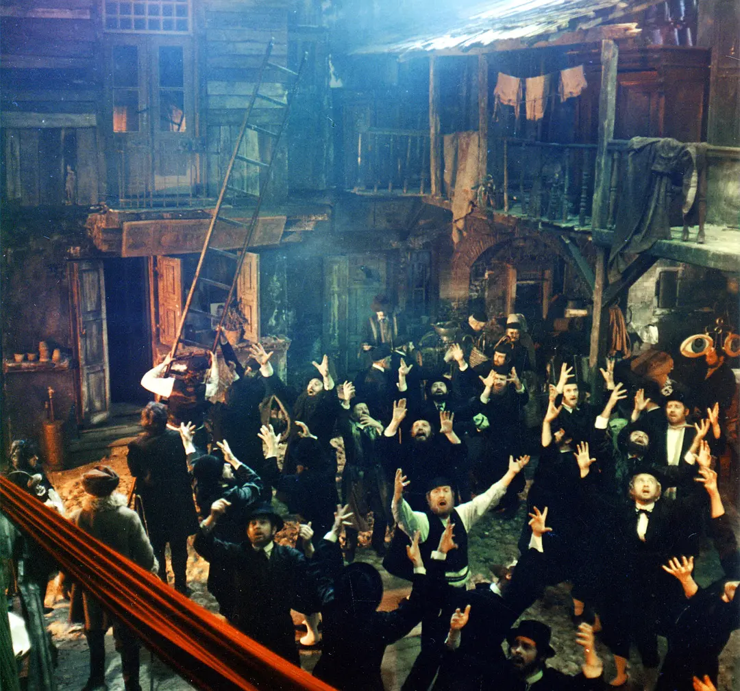 砂制时镜下的疗养院剧照3