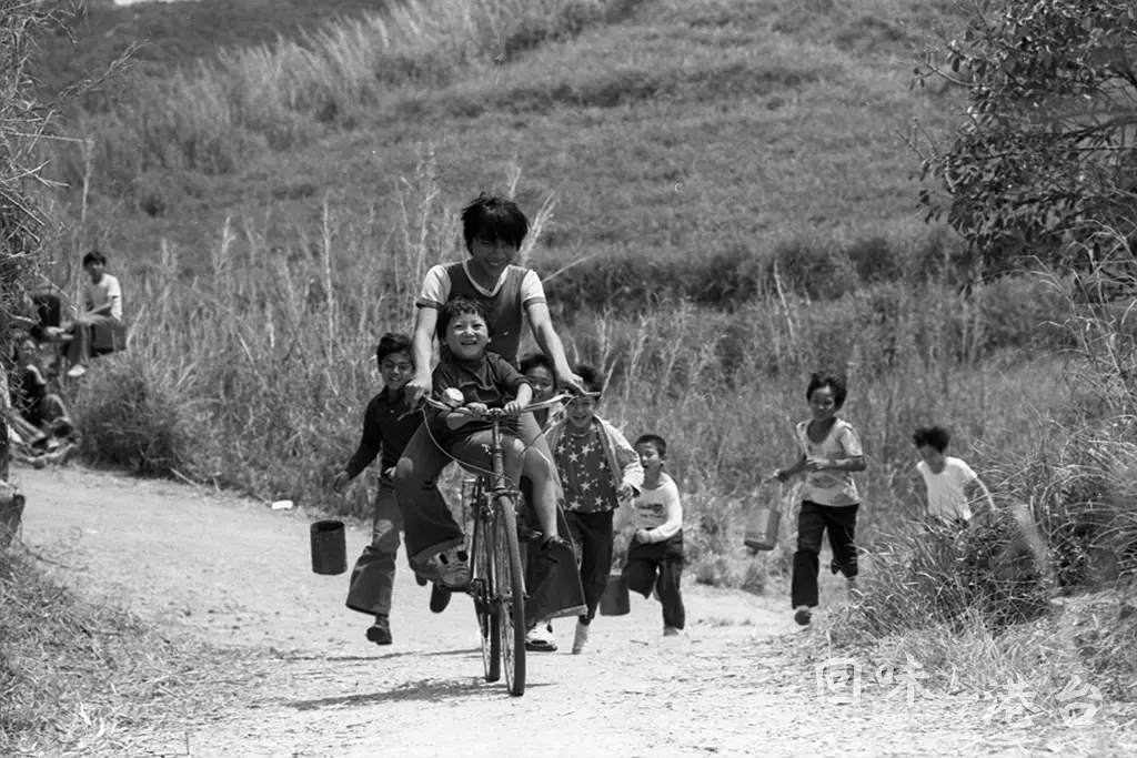 狮子山下 野孩子剧照2