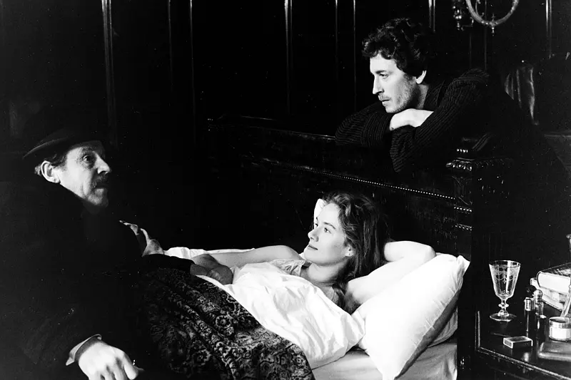 善恶的彼岸剧照2