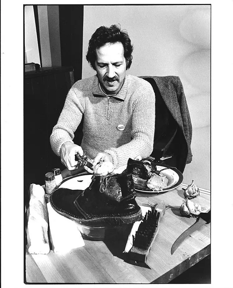 赫尔佐格吃他的鞋剧照1