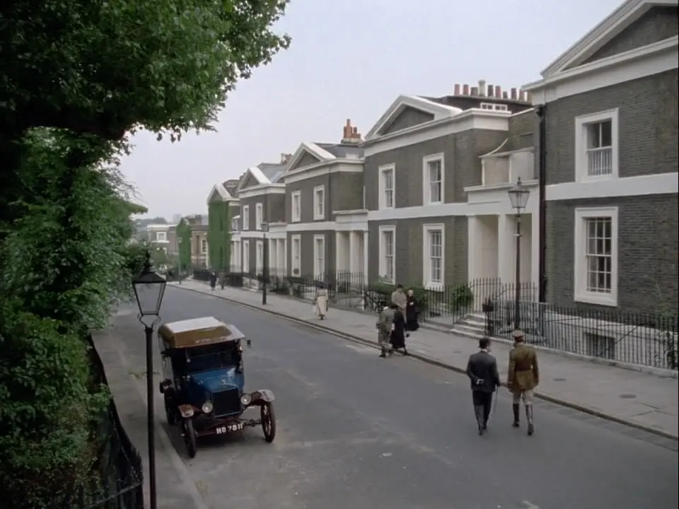 斯泰尔斯庄园奇案剧照1