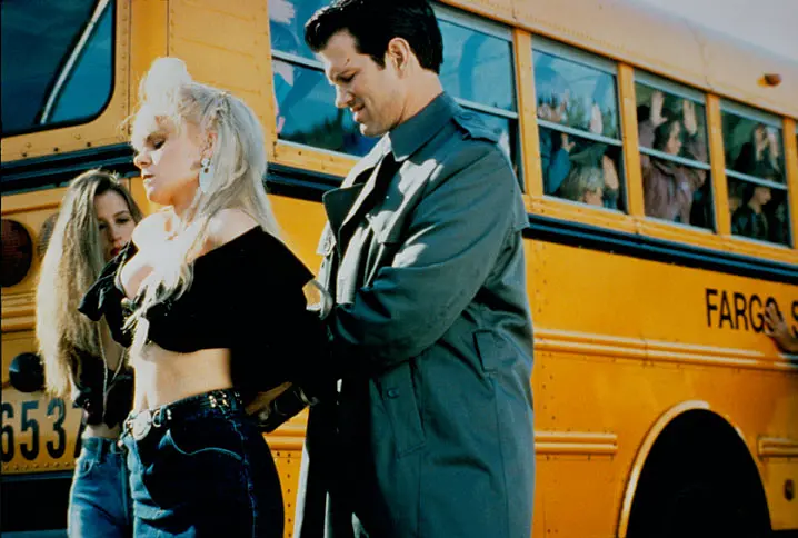 双峰：与火同行剧照3