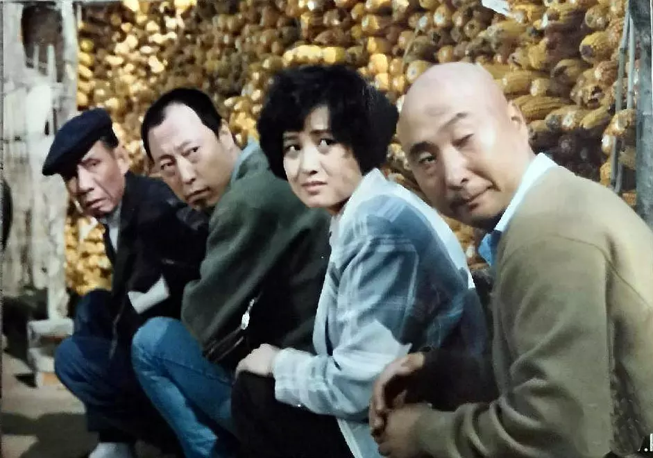 孝子贤孙伺候着剧照1