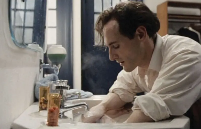 古尔德的32个短片剧照1