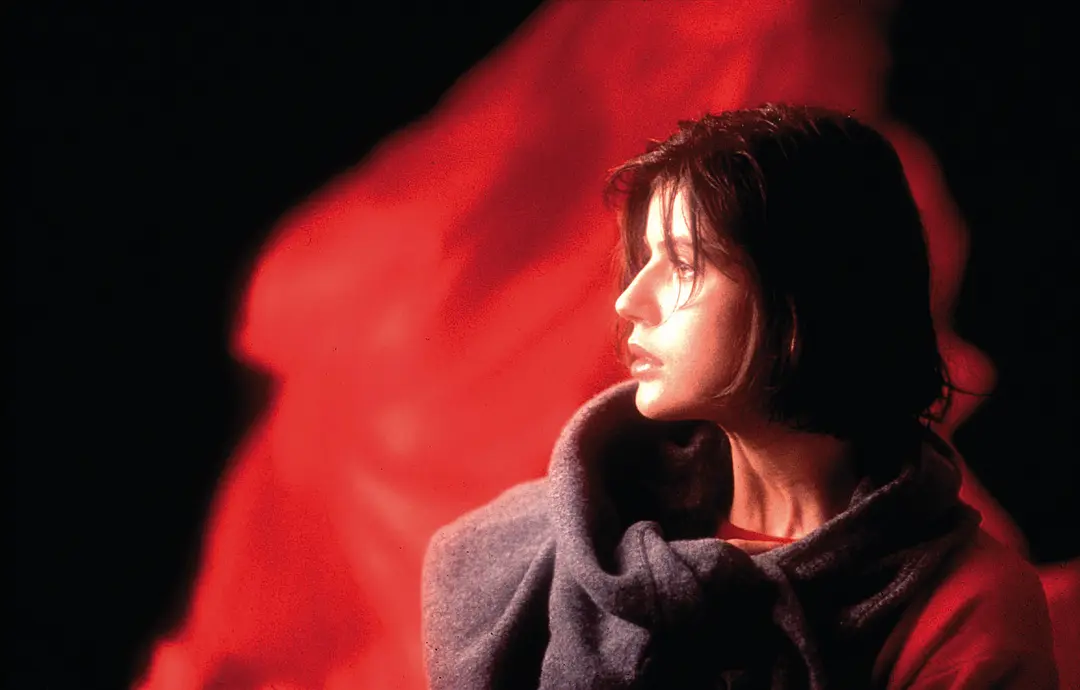 蓝白红三部曲之红剧照2