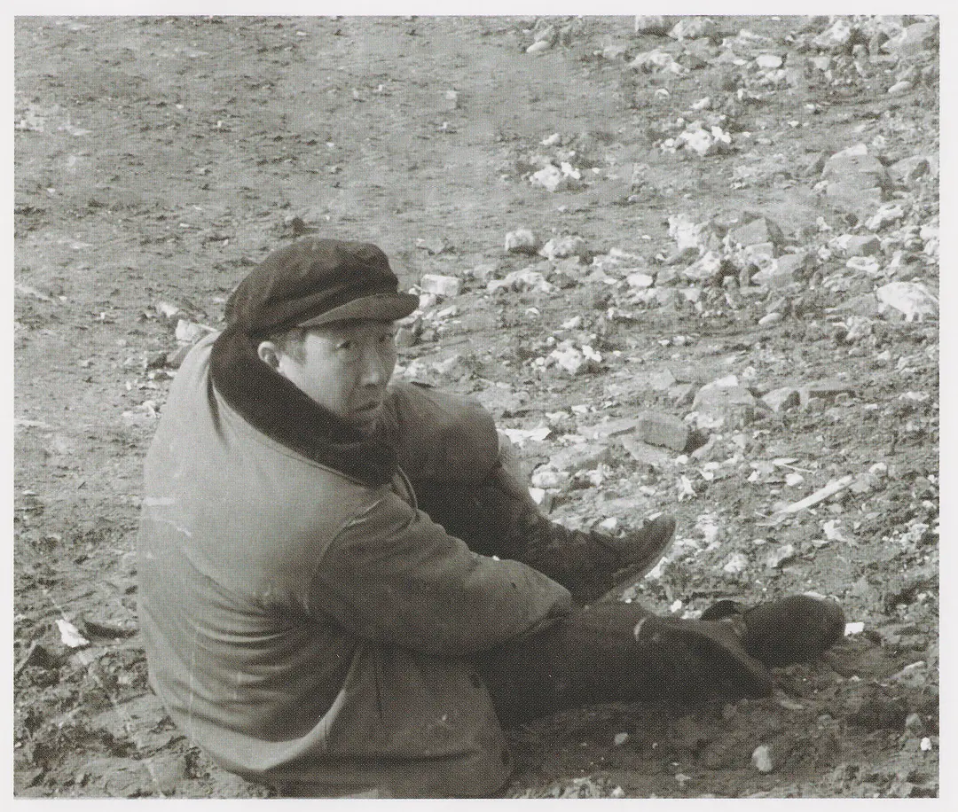 背靠背，脸对脸剧照3