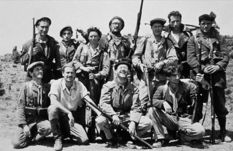 土地与自由剧照1