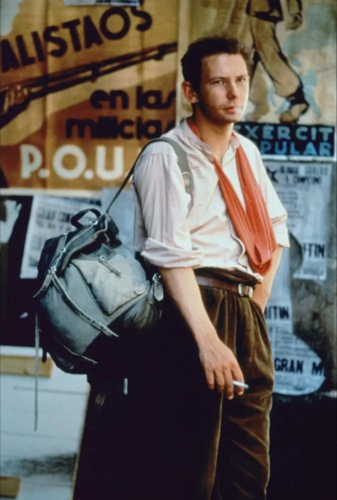 土地与自由剧照3