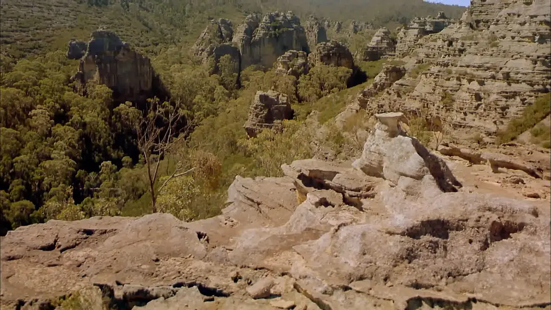 狂野澳洲：边缘剧照1