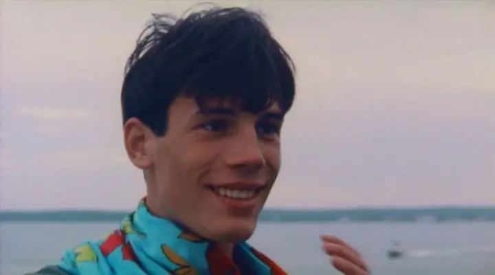 夏日吊带裙剧照2