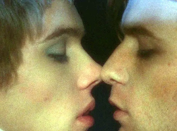 天鹅绒金矿剧照3