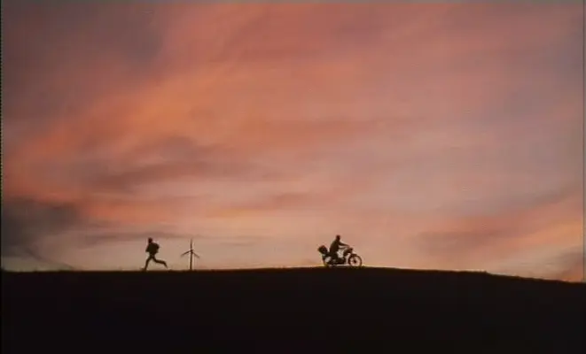 让风带着我起飞剧照1