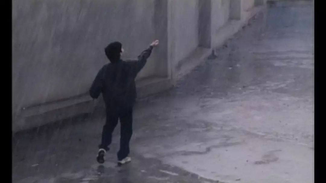 让风带着我起飞剧照2