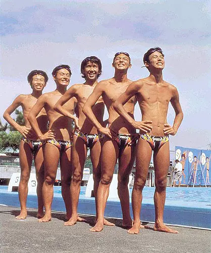 五个扑水的少年剧照3