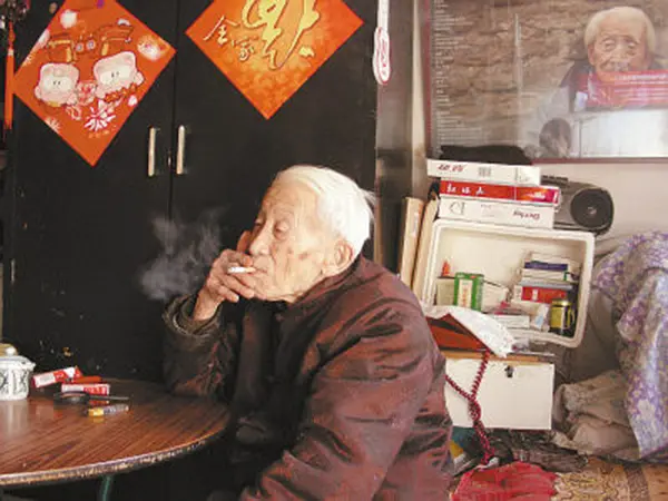 靖大爷和他的老主顾们剧照2