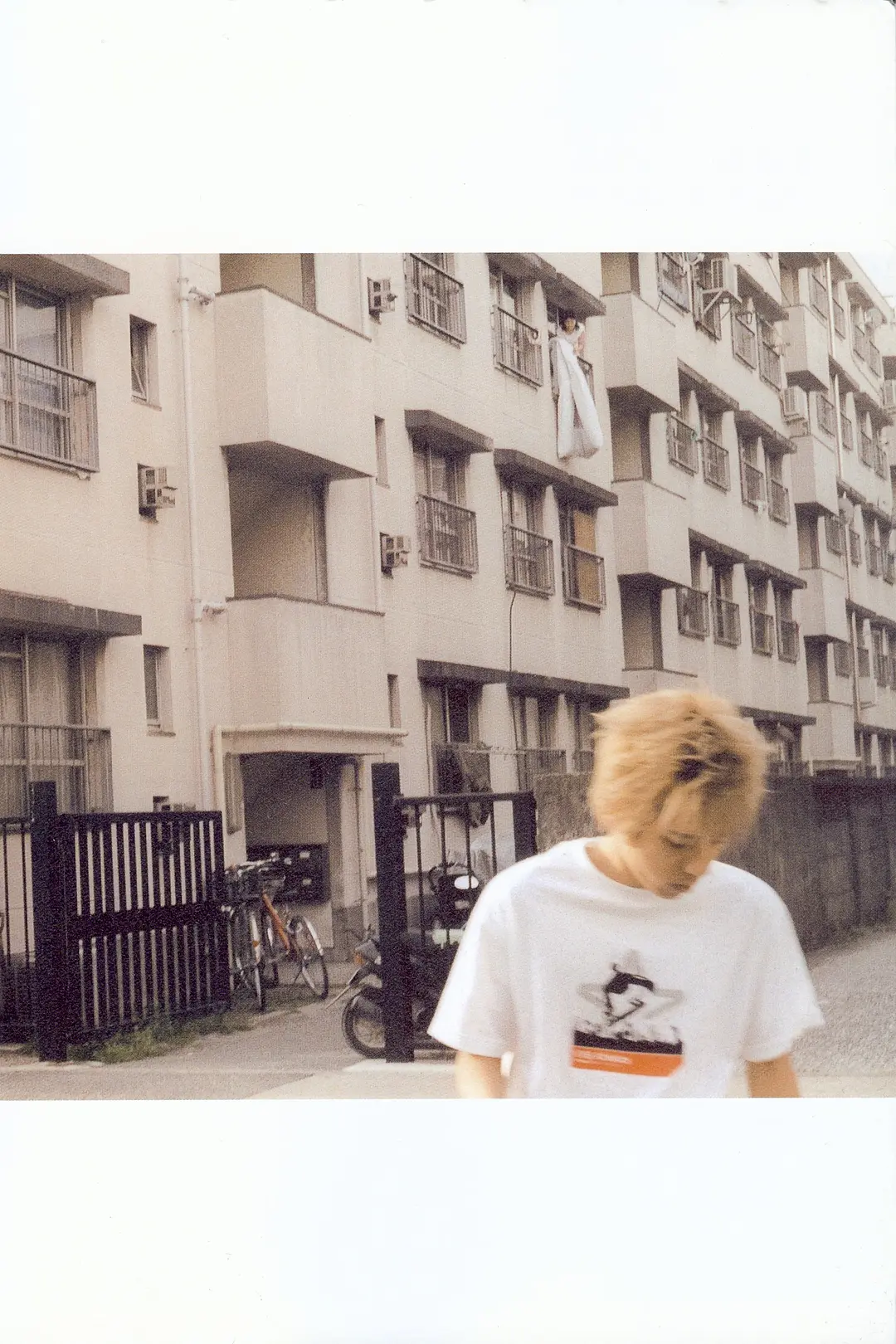 生活艰难但是快乐剧照3