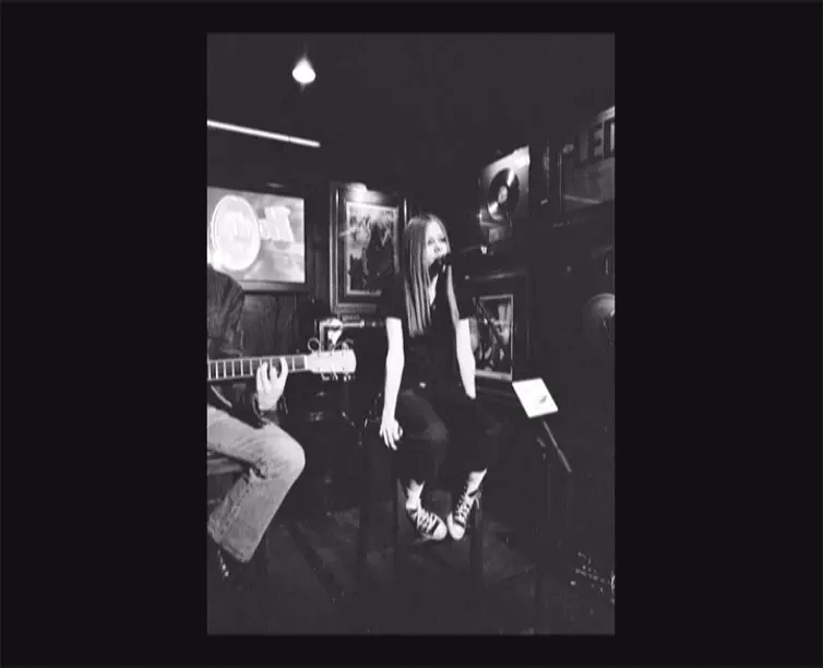 Avril Lavigne: My World剧照1