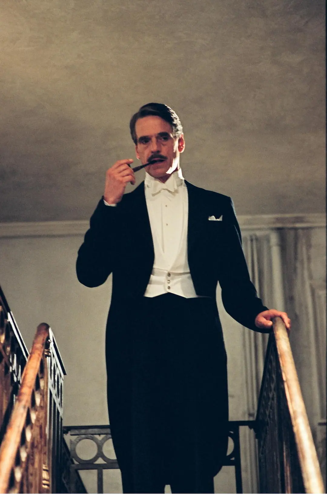 成为朱莉娅剧照1