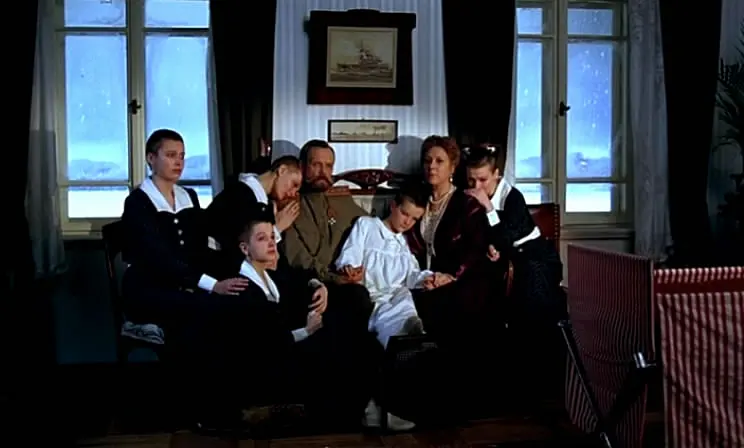 罗曼诺夫·帝王之家剧照1