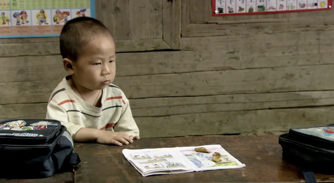 遥望南方的童年剧照3