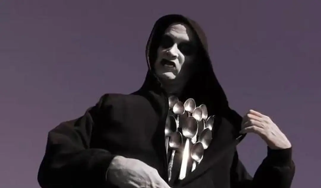 勺子杀人狂剧照1