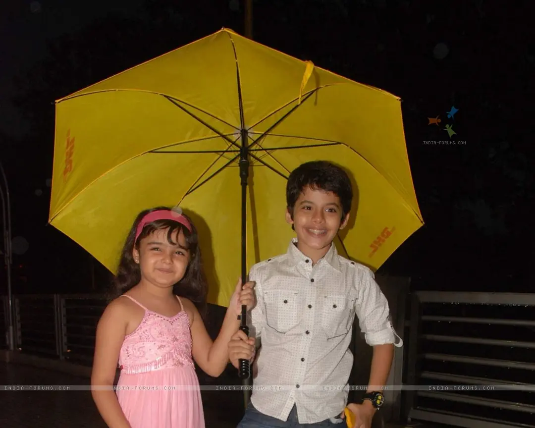 摇摆的童年剧照2