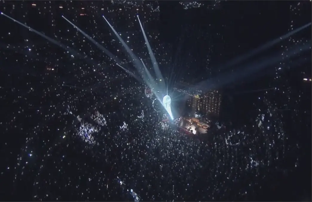 阿黛尔伦敦爱尔伯特音乐厅演唱会剧照2