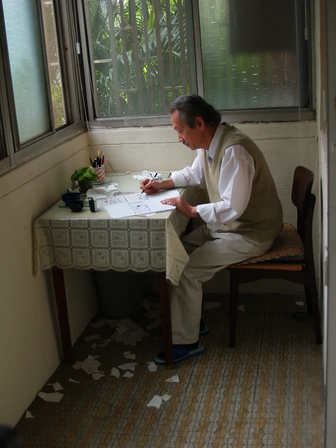 他们在岛屿写作：寻找背海的人剧照1