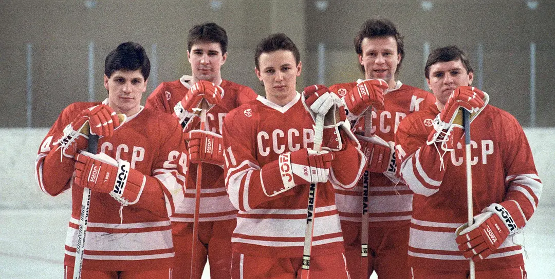 红军冰球队剧照1