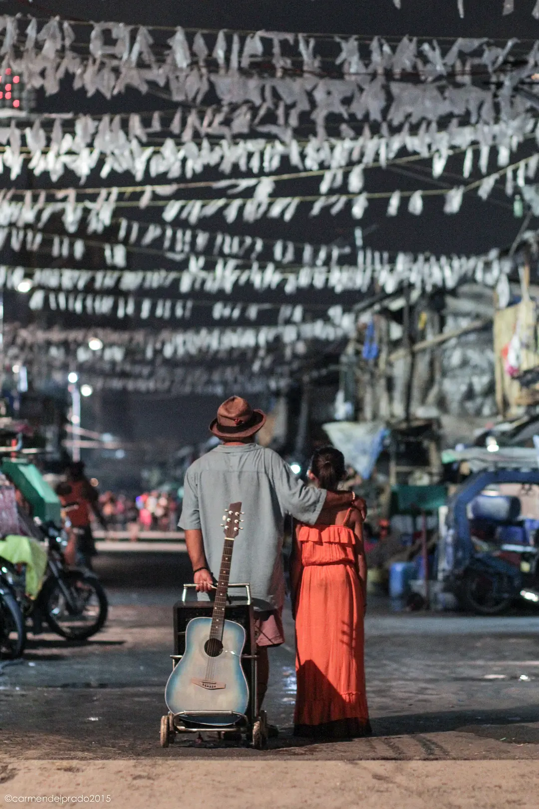 布兰卡和弹吉他的人剧照1