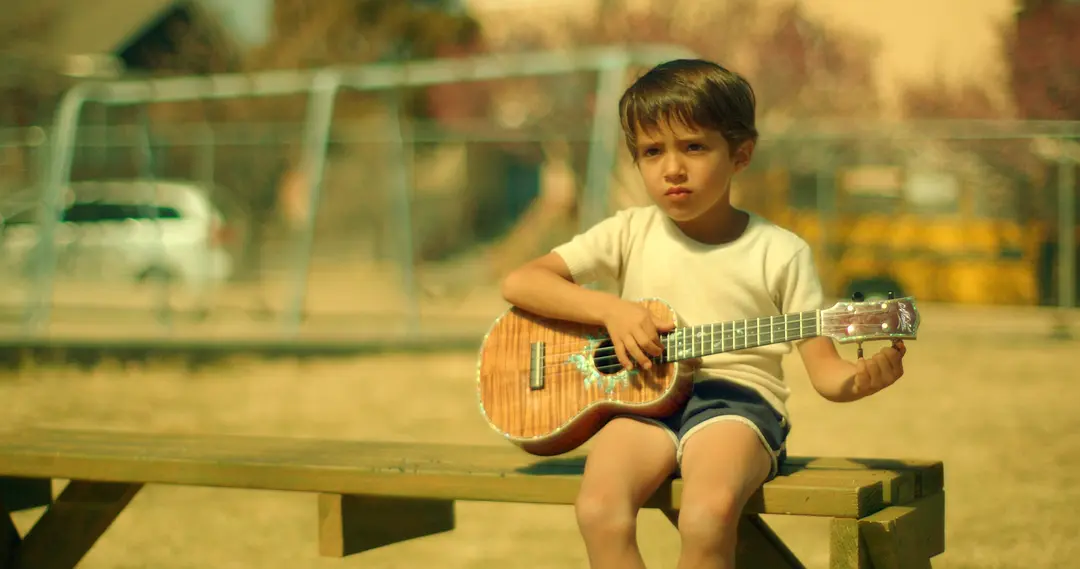 一个叫小小船的男孩剧照1