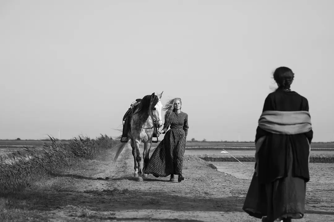 伊莉莎与玛瑟拉剧照1