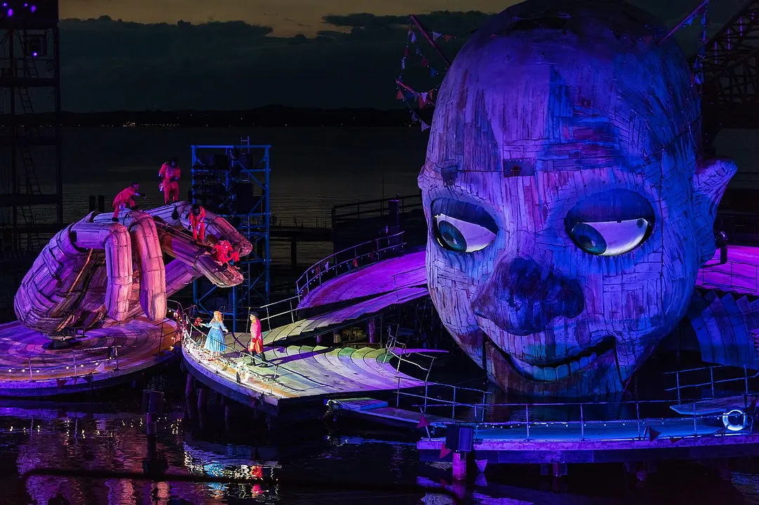 布雷根茨音乐节歌剧《弄臣》剧照2