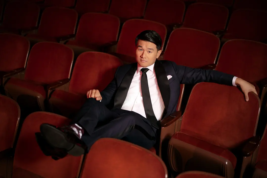 钱信伊：亚洲笑星闹美国剧照2