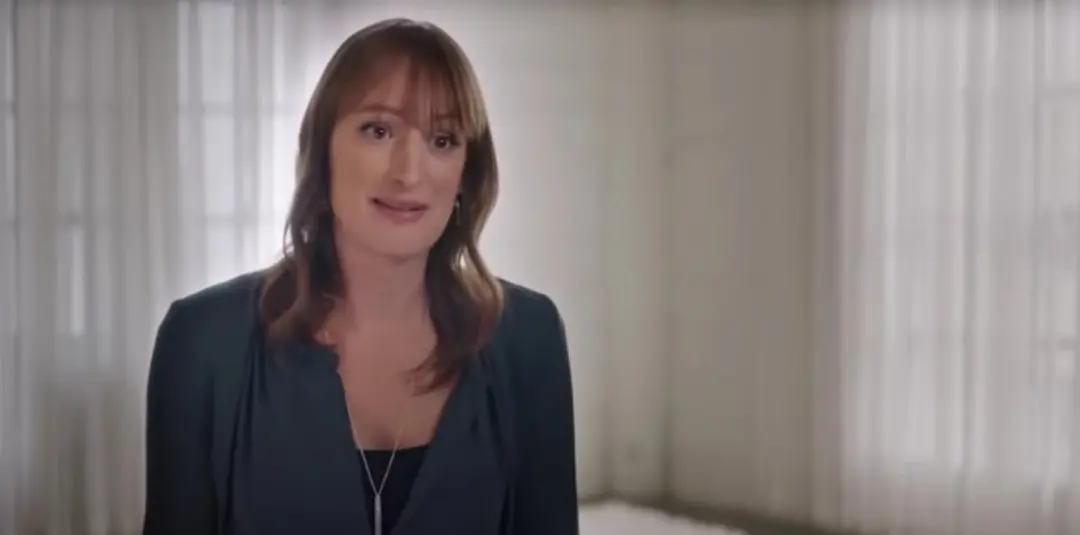 揭开面纱:好莱坞的跨性别人生剧照2