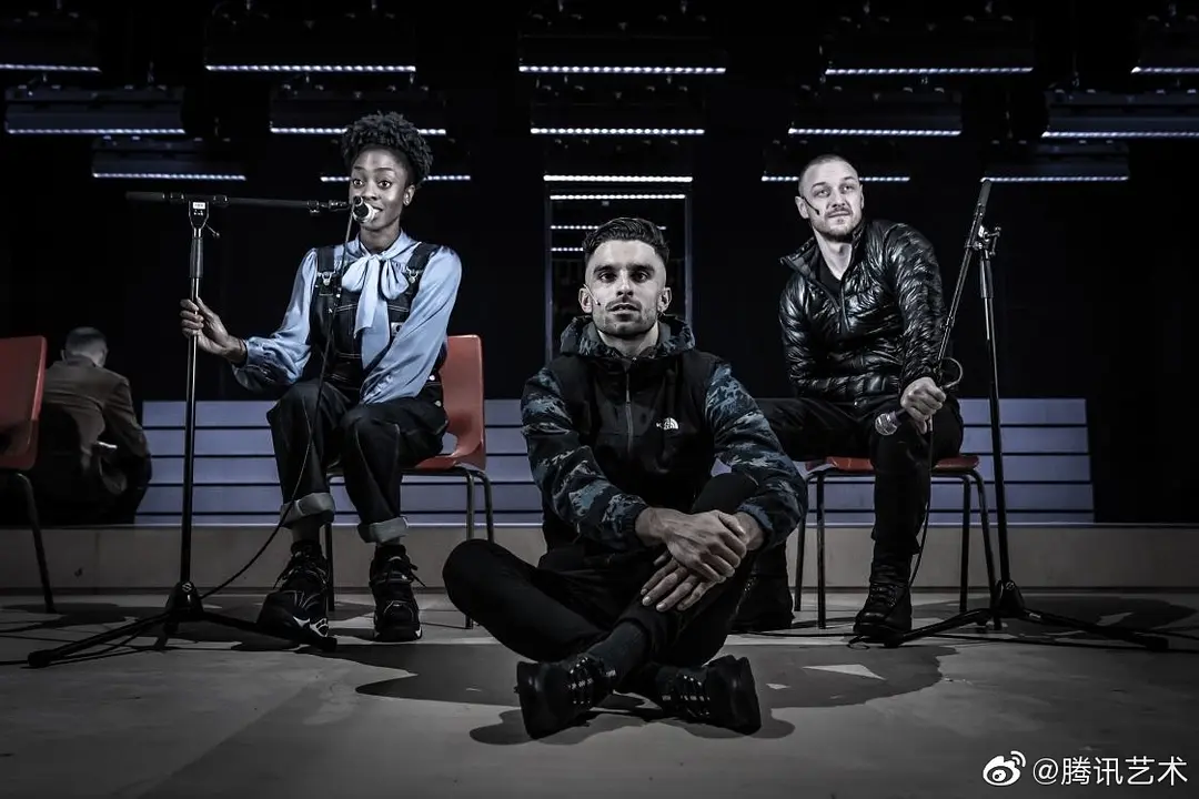 大鼻子情圣剧照1