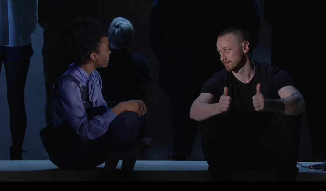 大鼻子情圣剧照3