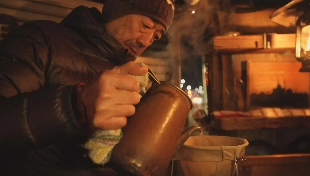 纪实72小时 小小露天咖啡店 一千零一夜物语剧照1