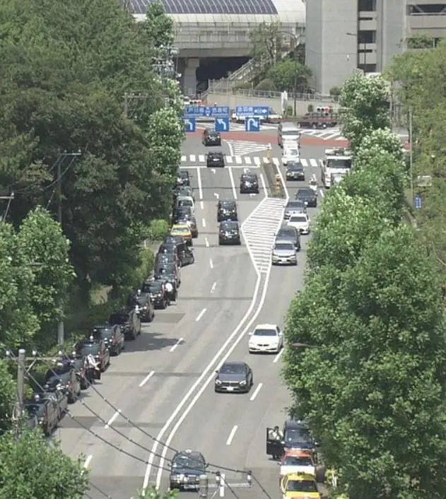 纪实72小时 东京出租车司机：他们的城市之旅剧照2