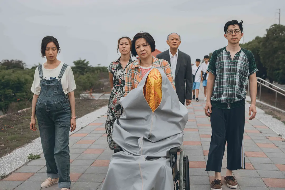 讲话没有在听剧照3