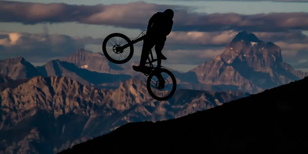 飙速同行：极限单车之旅剧照1