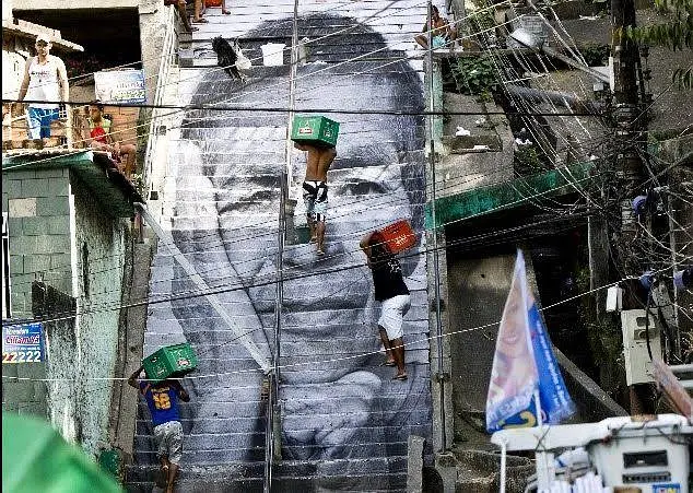 墙纸与胶水剧照3